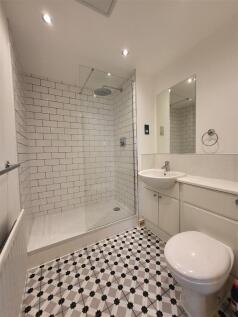Bathroom 2.jpg