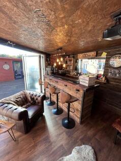 Bar/Man Cave 