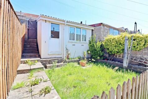 Garden &amp; Outbuilding