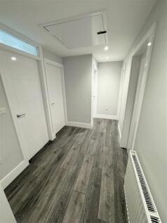 Hallway1.jpg