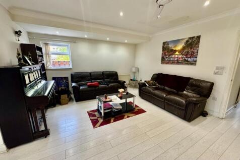 lounge1.jpg