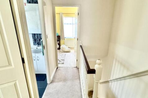 upstairs hallway.jpg