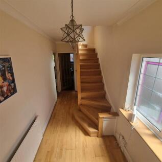 Hallway2.jpg
