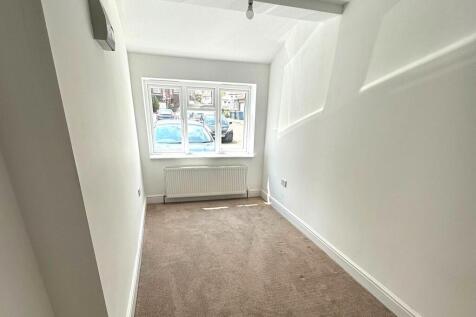 Bedroom4.jpg