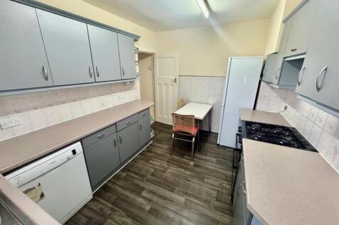 Kitchen2.jpg