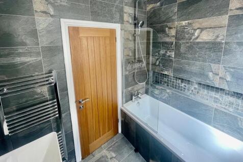 Bathroom1.jpg