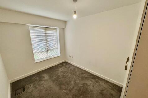 Master bedroom1.jpg
