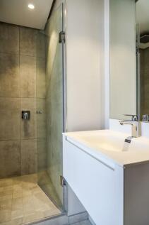 Bedroom 1 en-suite bathroom 