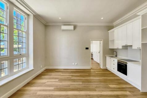 Kitchen lounge