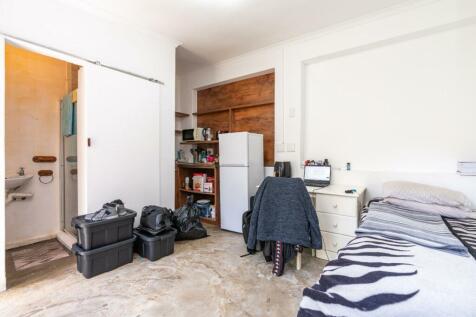 Flatlet/domestic quarters