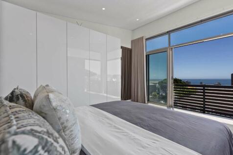 Main bedroom with views of the ocean