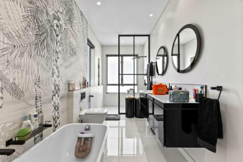 Main bathroom