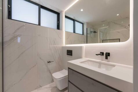 Downstairs  Ensuite Bathroom