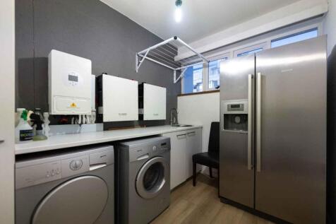 Laundry/Storeroom