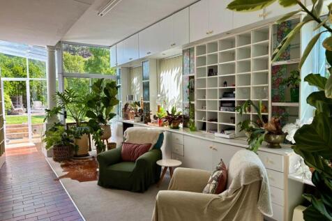 Living space on the lower level