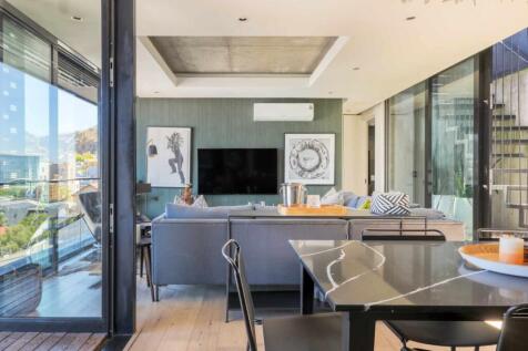 Living &amp; dining 