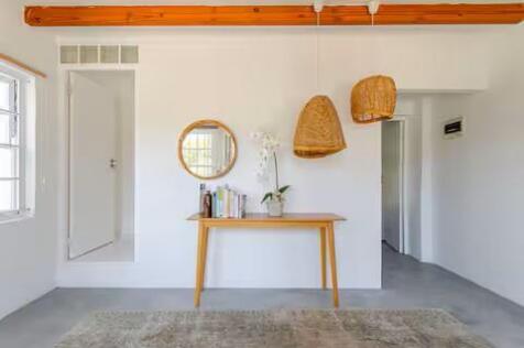 Entrance and door to bedroom 1