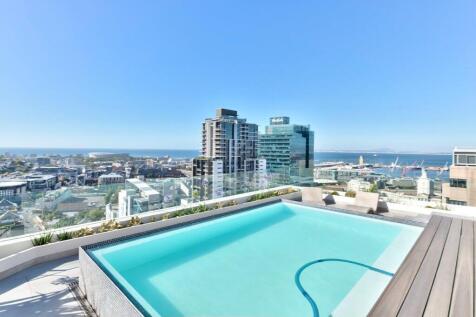 Rooftop pool 