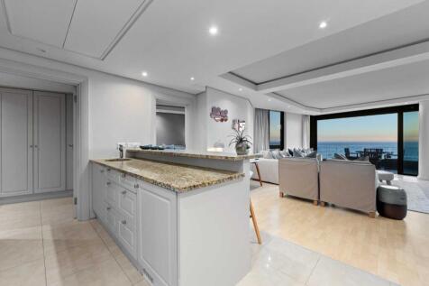 Kitchen/lounge