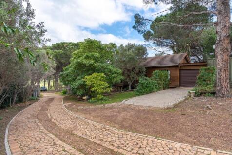 Outside Caretakers Cottage or Added 3rd airbnb cottage