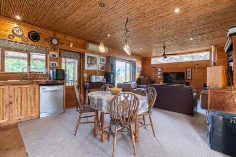 Inside Caretakers Cottage or 3rd Potential Airbnb Cottage