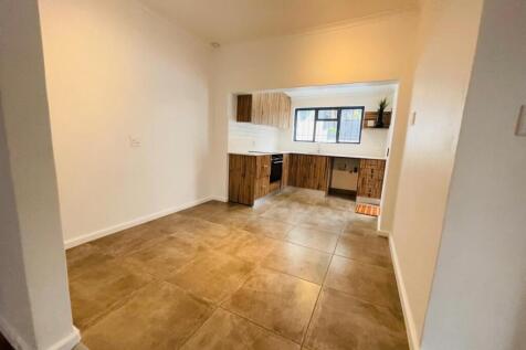 Dining &amp; Kitchen area