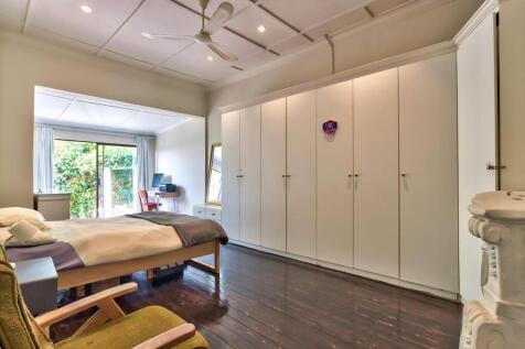 Master bedroom with En-suite bathroom