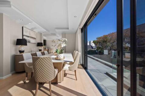 Spacious Dining