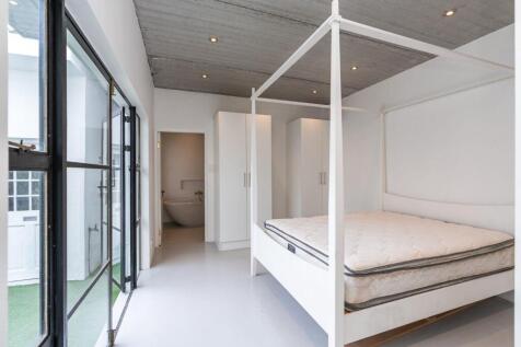 Ground floor bedroom
