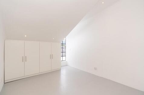 First floor bedroom 2
