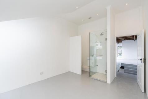 First floor bedroom 2