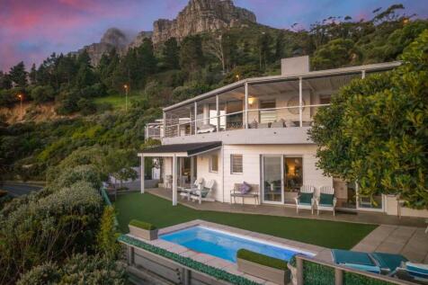 House and pool
