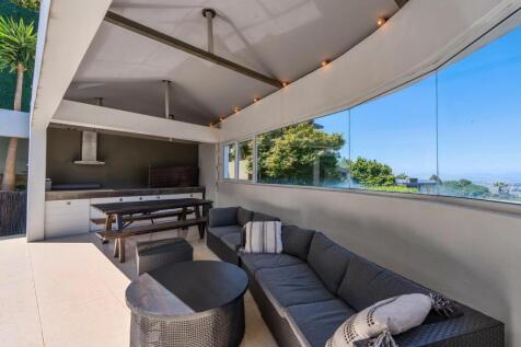 Outdoor space designed to block out the wind