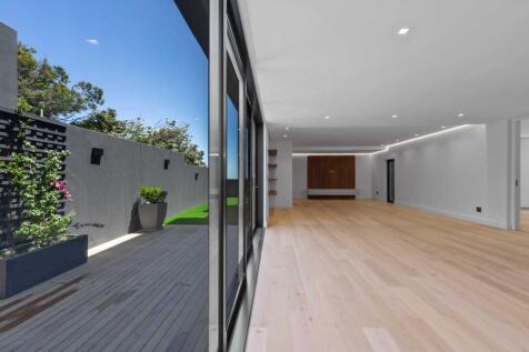 Side Garden of Downstairs flatlet