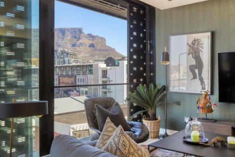 Glorious Table Mountain views from your couch