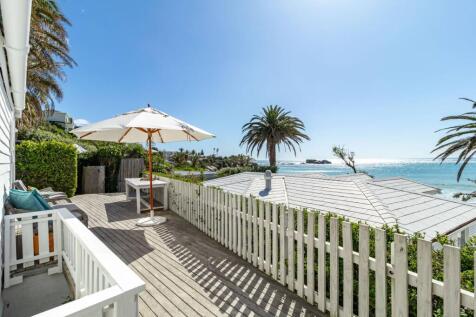 Beautiful views of the ocean, yet private from hustle &amp; bustle 