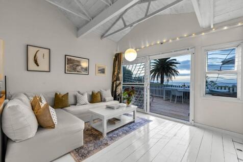 Open-plan indoor living rooms