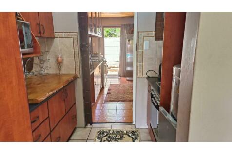 Main kitchen /scullery