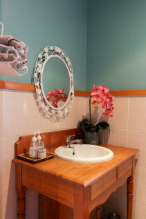 guest powder room