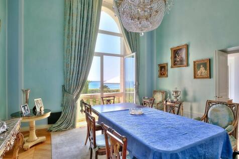 Dining room Chandelier