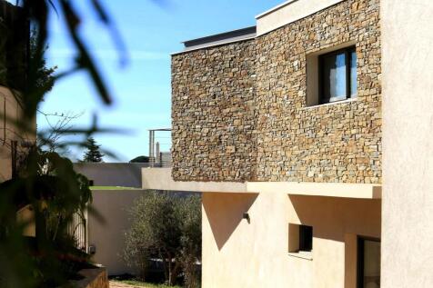 VILLA-CARQUEIRANNE
Photos: Thierry LAVERNOS