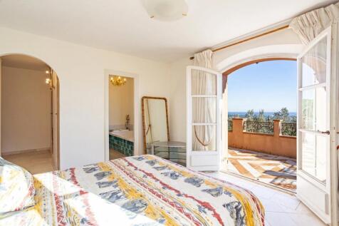 Bedroom Sliding windows