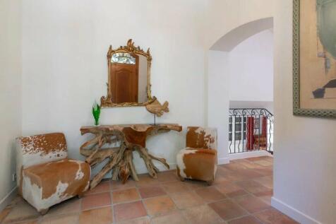 Dining room Tile