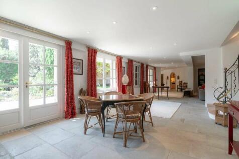 Dining room Tile