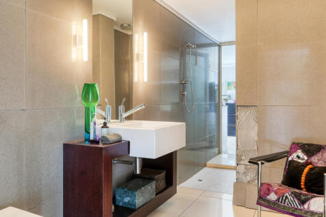 Guest Bathroom / En-suite