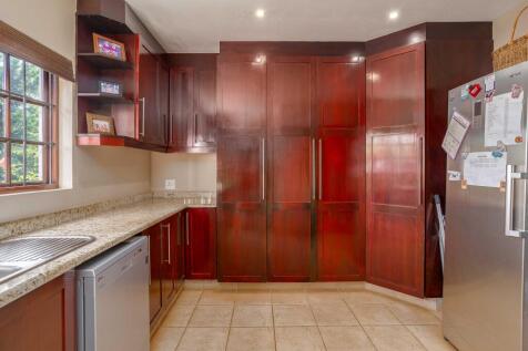 Separate scullery with plenty of cupboard space