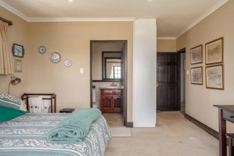 Second bedroom en-suite