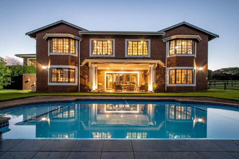 Stately facebrick home