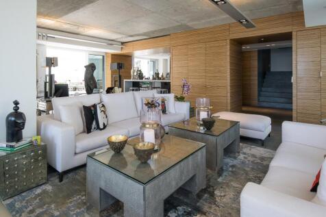 Formal Lounge