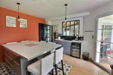 Property Image 4